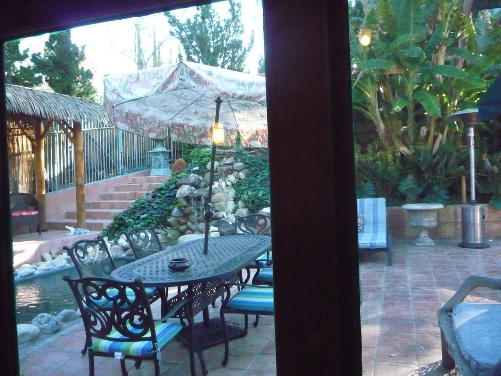 Woodland Hills Calabasas Guesthouses Los Angeles Exterior photo